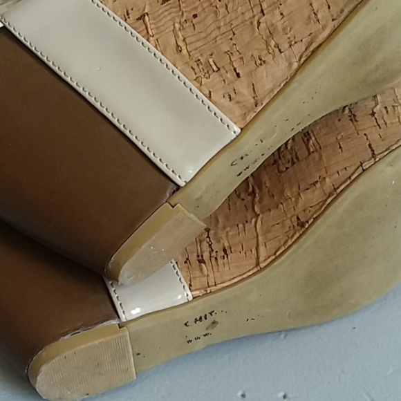 Chinese Laundry go getter taupe beige wedges - Picture 8 of 9